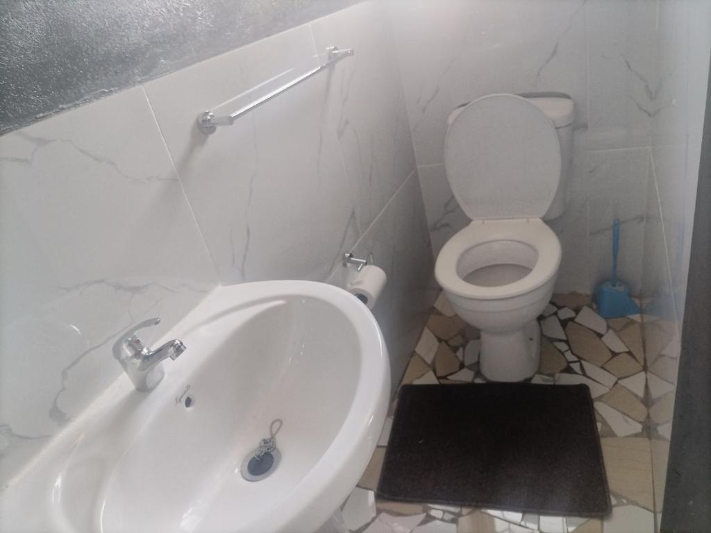 Koupelna v ubytování Monarca inn - Affordable Accomodation in makwane molapo location Qwaqwa