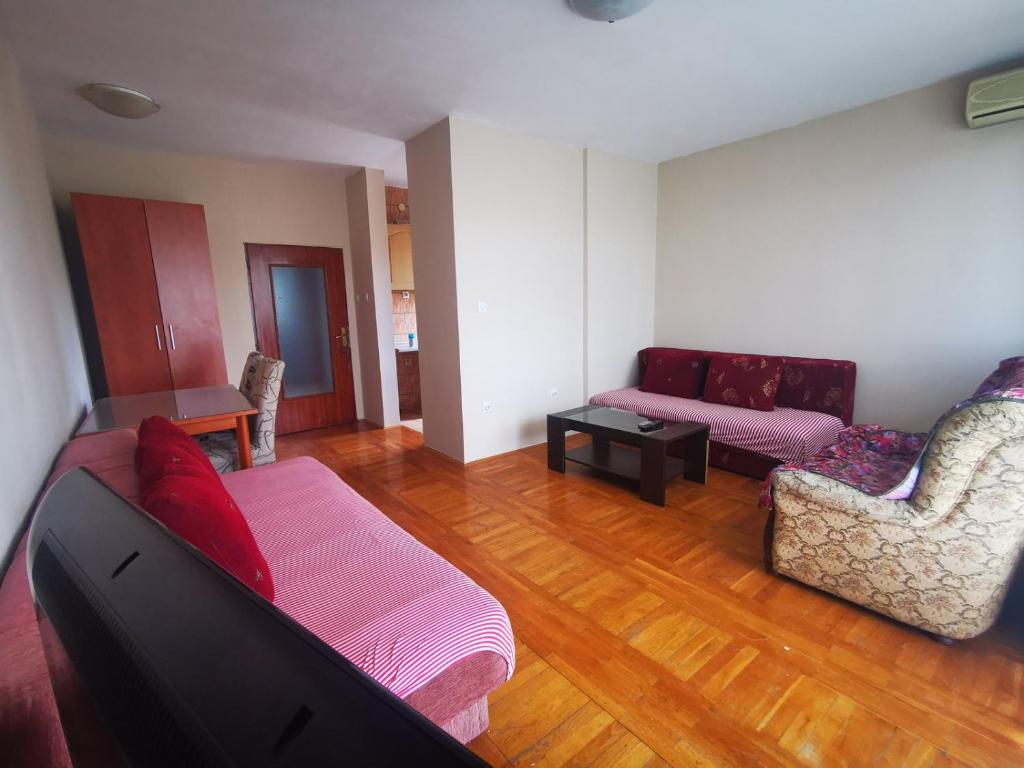 Explorer Podgorica - Quadruple Room With Terrace