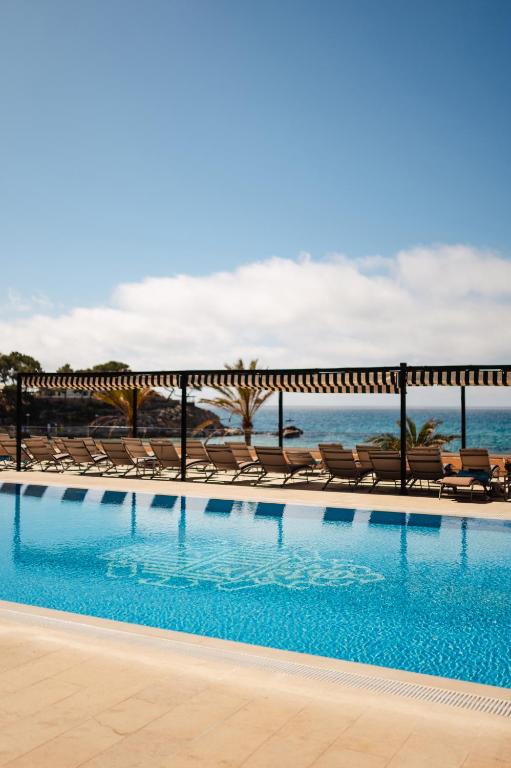 Bazén v ubytování Secrets Mallorca Villamil Resort & Spa - Adults Only (+18) nebo v jeho okolí