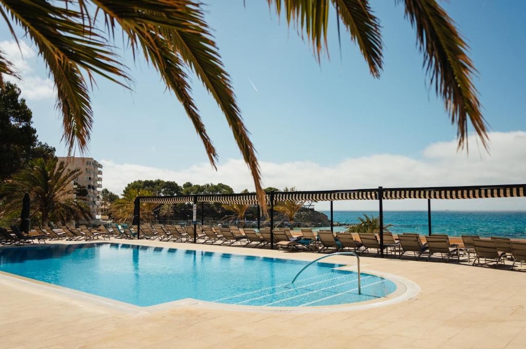 Bazén v ubytování Secrets Mallorca Villamil Resort & Spa - Adults Only (+18) nebo v jeho okolí