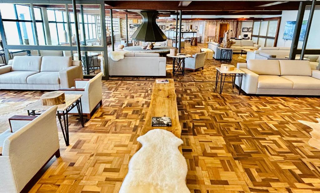 Uma área de estar em Samuara Hotel Caxias do Sul