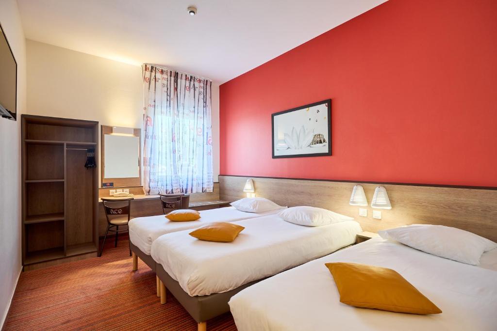 Ace Hôtel Caen Nord Mémorial - Triple Room ( Three Single Beds)
