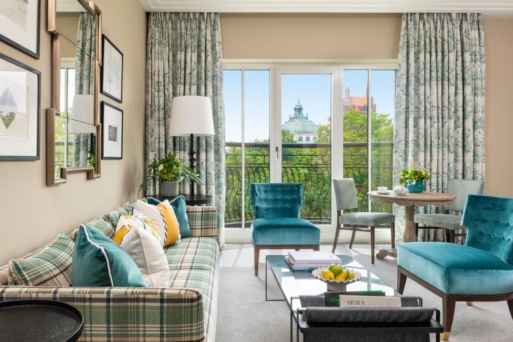 Rocco Forte The Charles Hotel - Resim 25