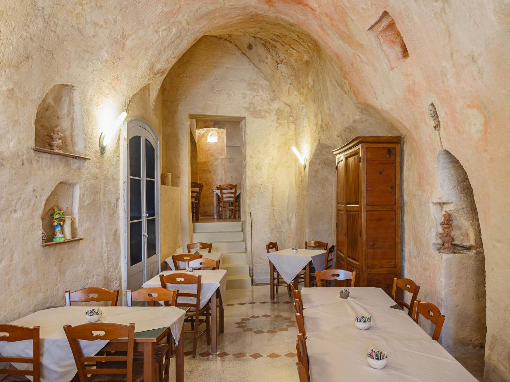A restaurant or other place to eat at Hotel Sassi