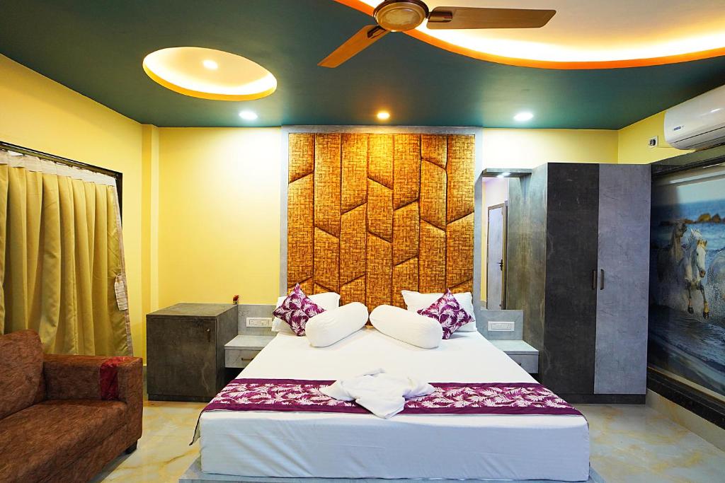 Postel nebo postele na pokoji v ubytování Goa Beach Resort ON Beach
