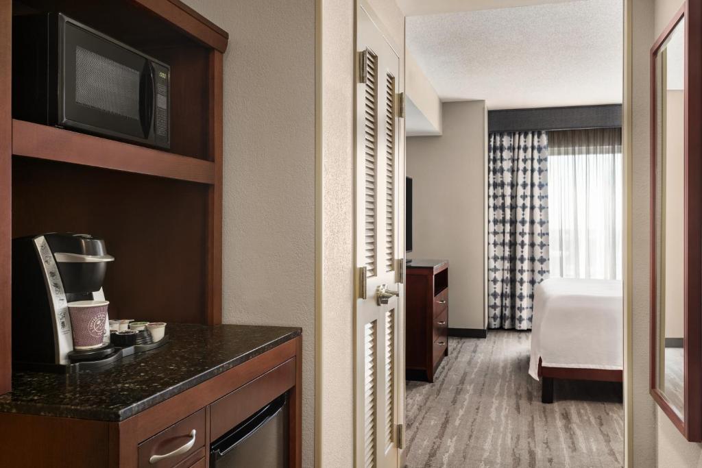 Hilton Garden Inn Fort Myers Airport/FGCU photo