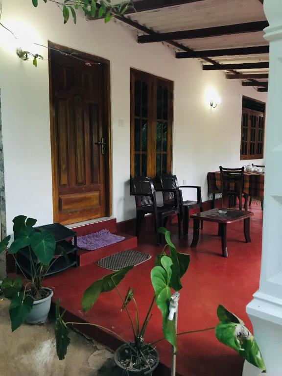 Posezení v ubytování Sigiri Mihira Home Stay