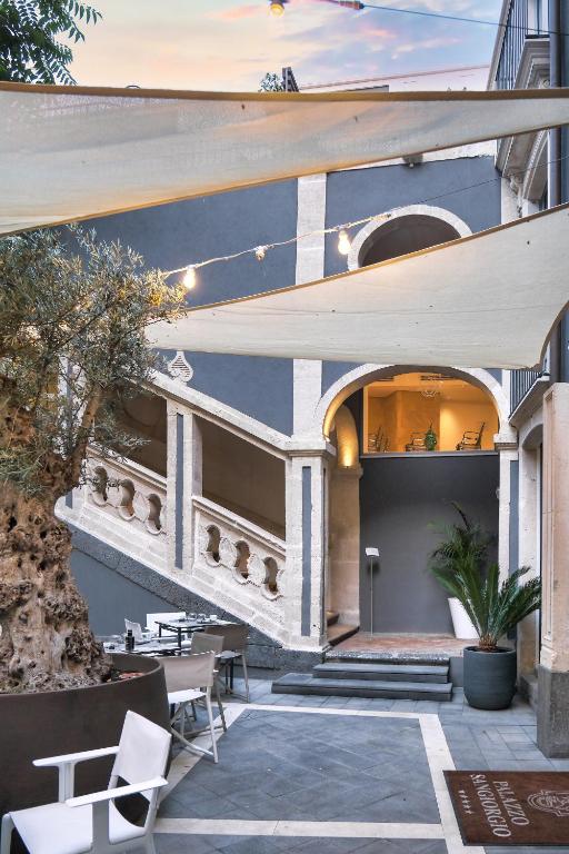 Palazzo Sangiorgio - Resim 1