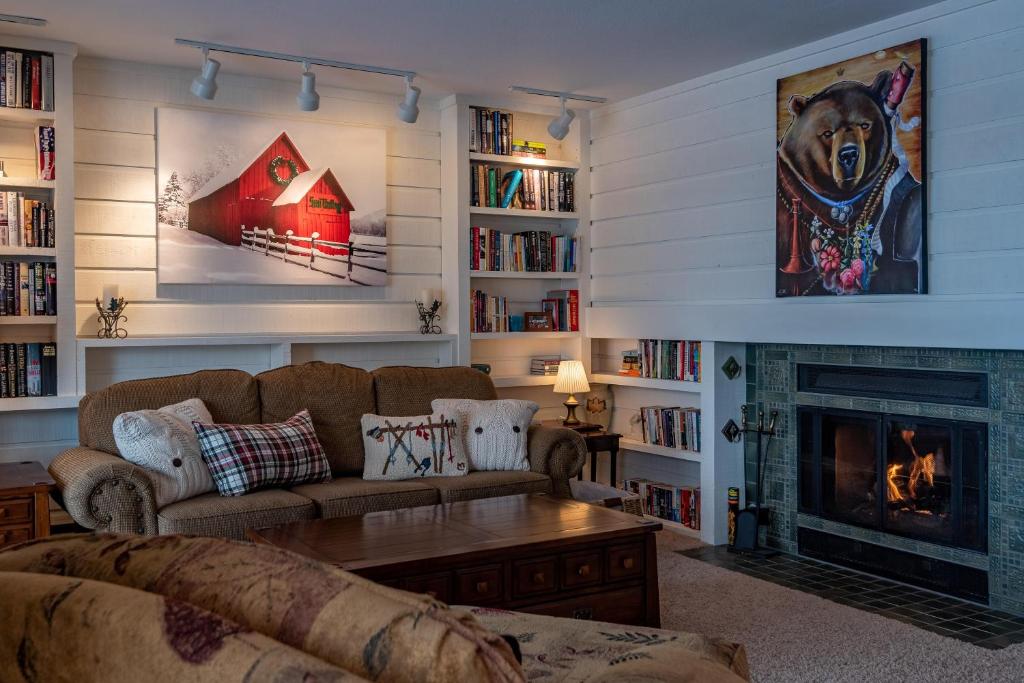 Χώρος καθιστικού στο Bluff Condo 4014