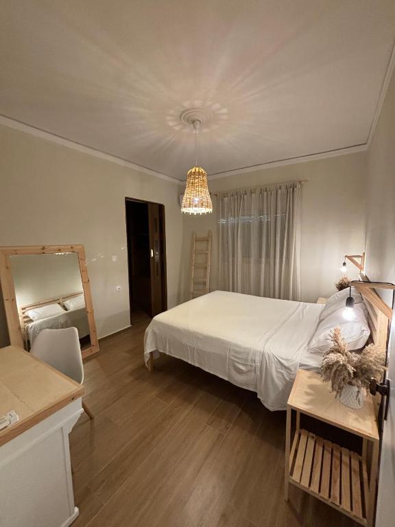 Postel nebo postele na pokoji v ubytování Bohemian Paradise Villa