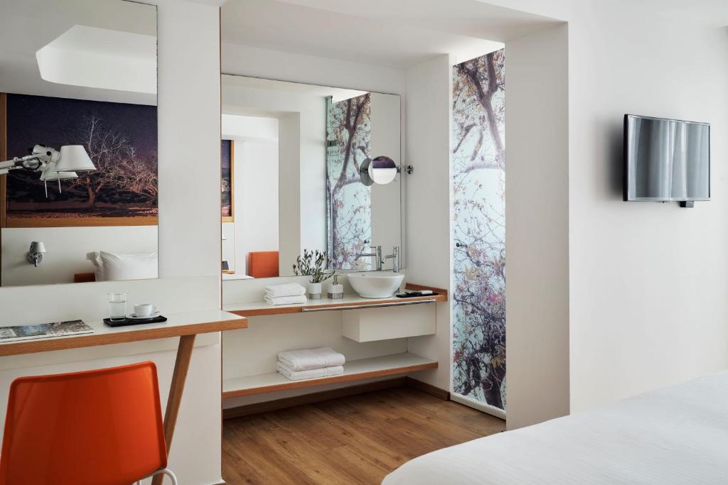 Olive Green Hotel - 8