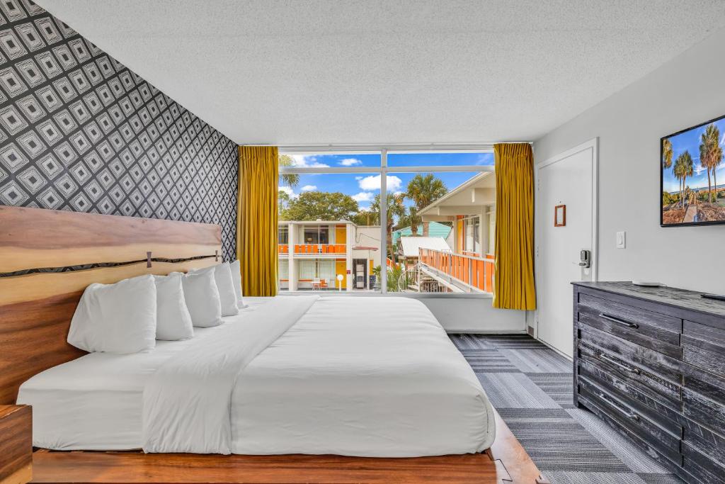 Holiday Shores Myrtle Beach - King Room