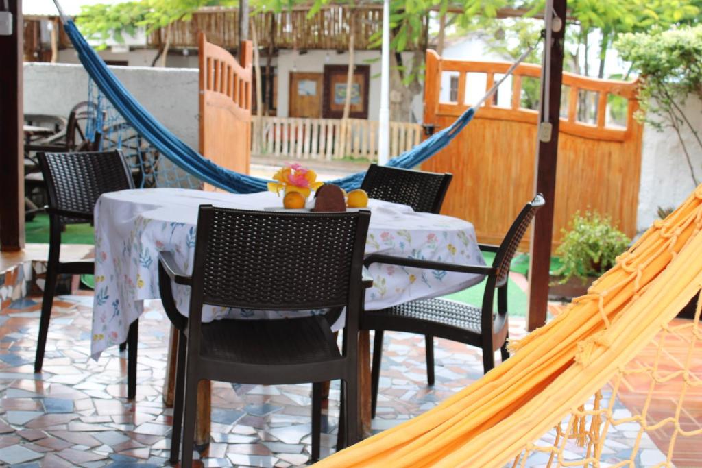 Patio nebo venkovní prostory v ubytování Las Gardenias Hostel - Starlink Internet