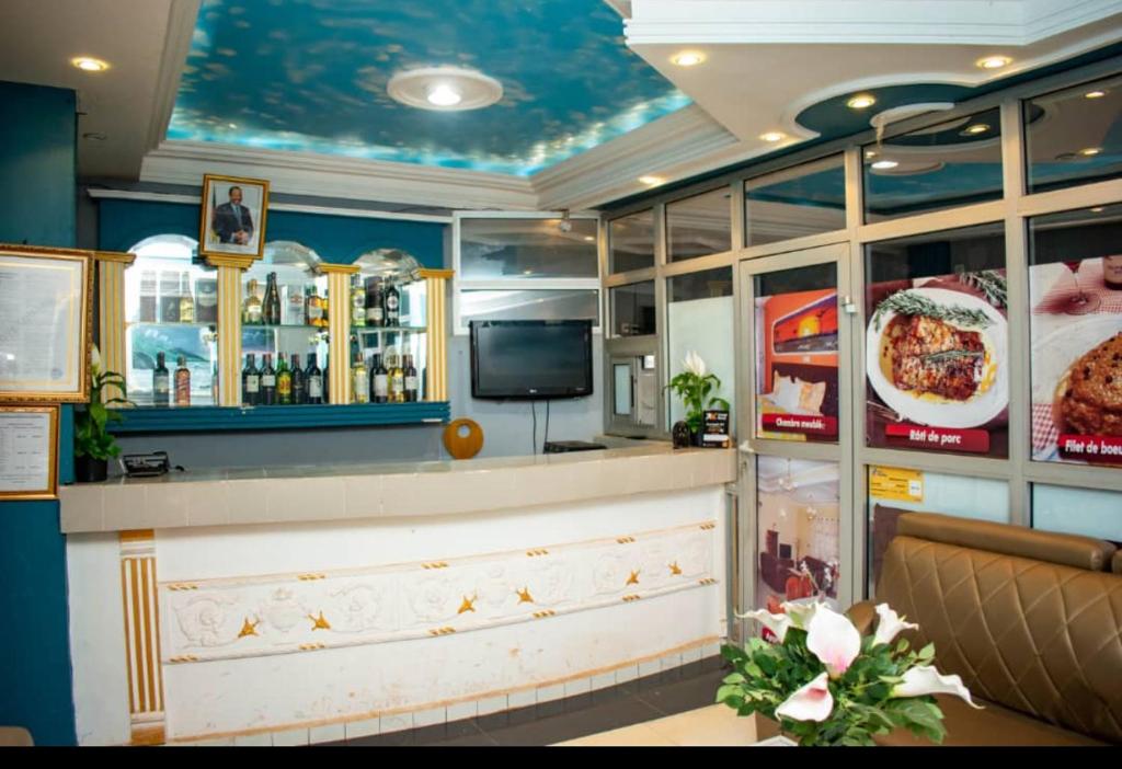 雅温得Hôtel mimarô的相册照片