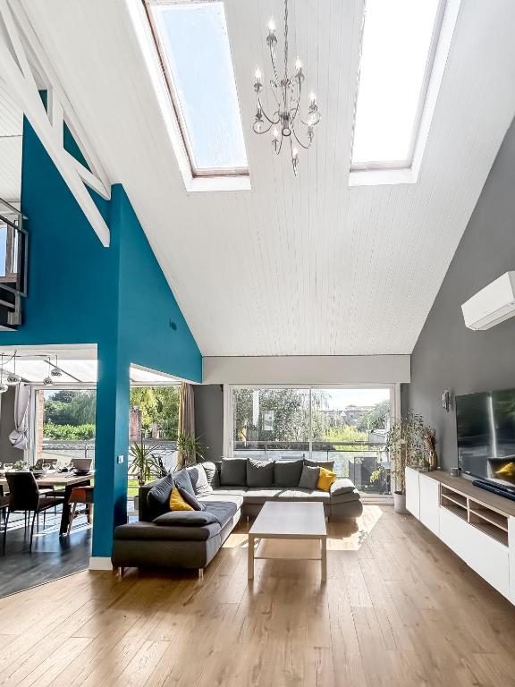 Photo de la galerie de l'établissement Porte du Nord à Hénin Beaumont, à Hénin-Beaumont