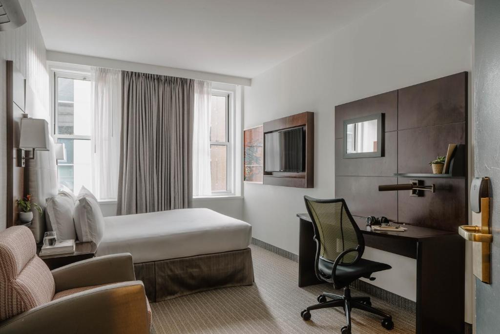 Club Quarters Hotel Faneuil Hall, Boston - Standard Queen Room