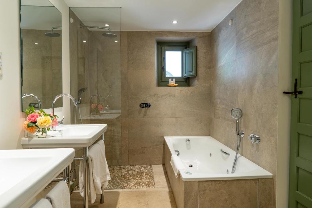 Koupelna v ubytování Hotel Boutique Molino del Arco