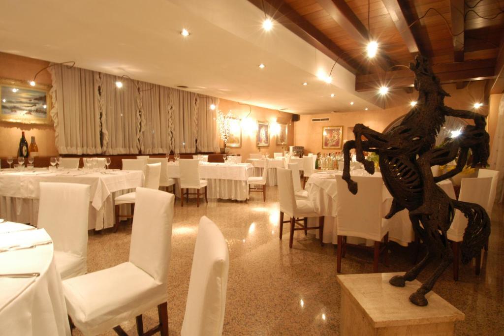 Posezení v ubytování Hotel Posta 77