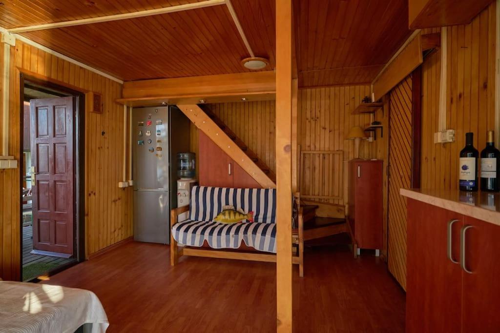 Homey house boat, great location - Mobile Home
