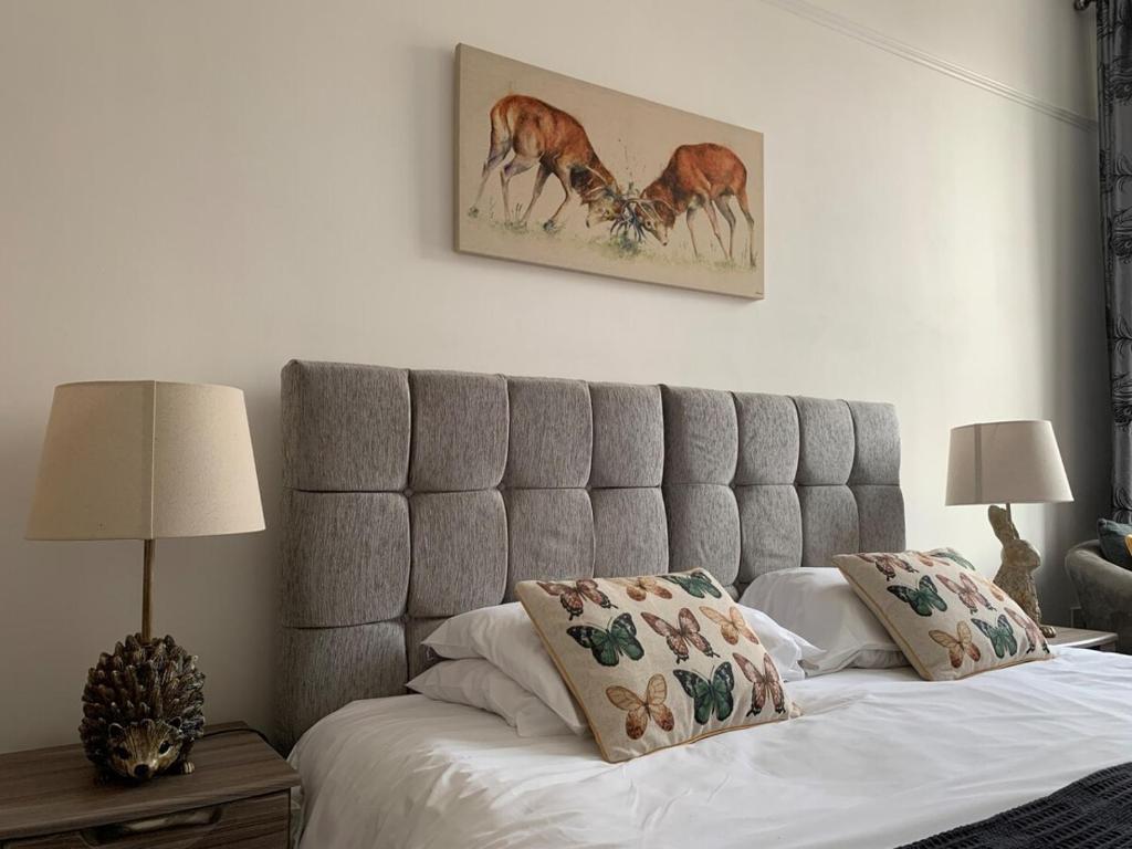 Market Place Serviced Apartments, Leek - Superior Apartment