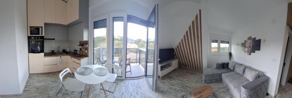 A kitchen or kitchenette at Lux D2 Divčibare