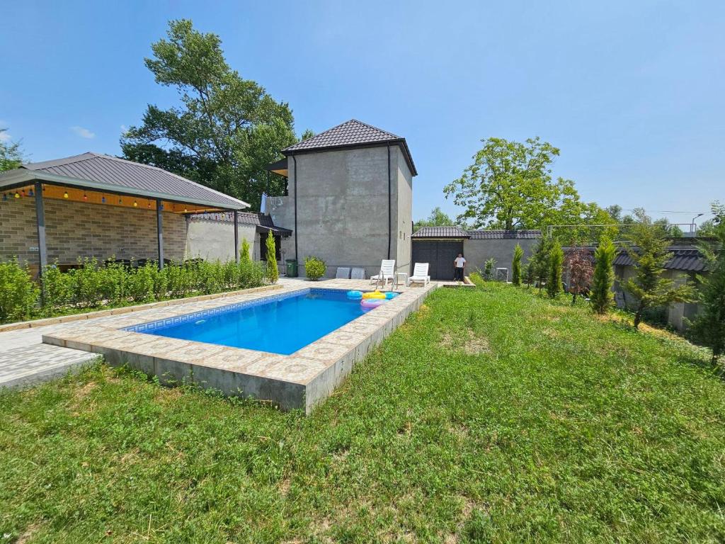 Bazén v ubytování Aframe Heating pool FrD nebo v jeho okolí