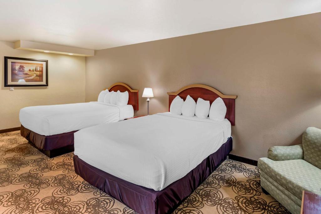 Postel nebo postele na pokoji v ubytování Best Western Elko Inn