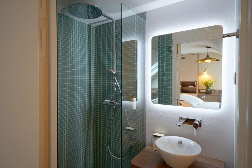 Hôtel Littéraire Arthur Rimbaud, BW Signature Collection - Resim 24