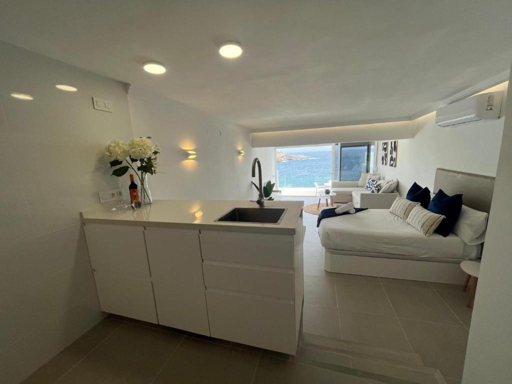 Posteľ alebo postele v izbe v ubytovaní Apartamento Callao Salvaje en el mar con wifi