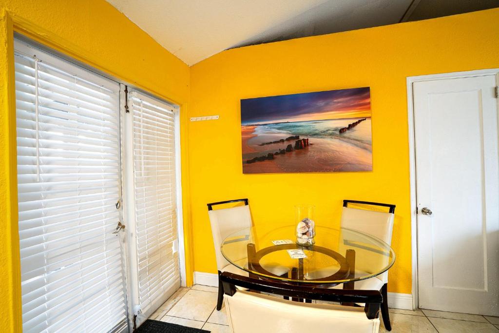 Fotografie z fotogalerie ubytování Little Paris by the ocean self check in v destinaci Fort Lauderdale