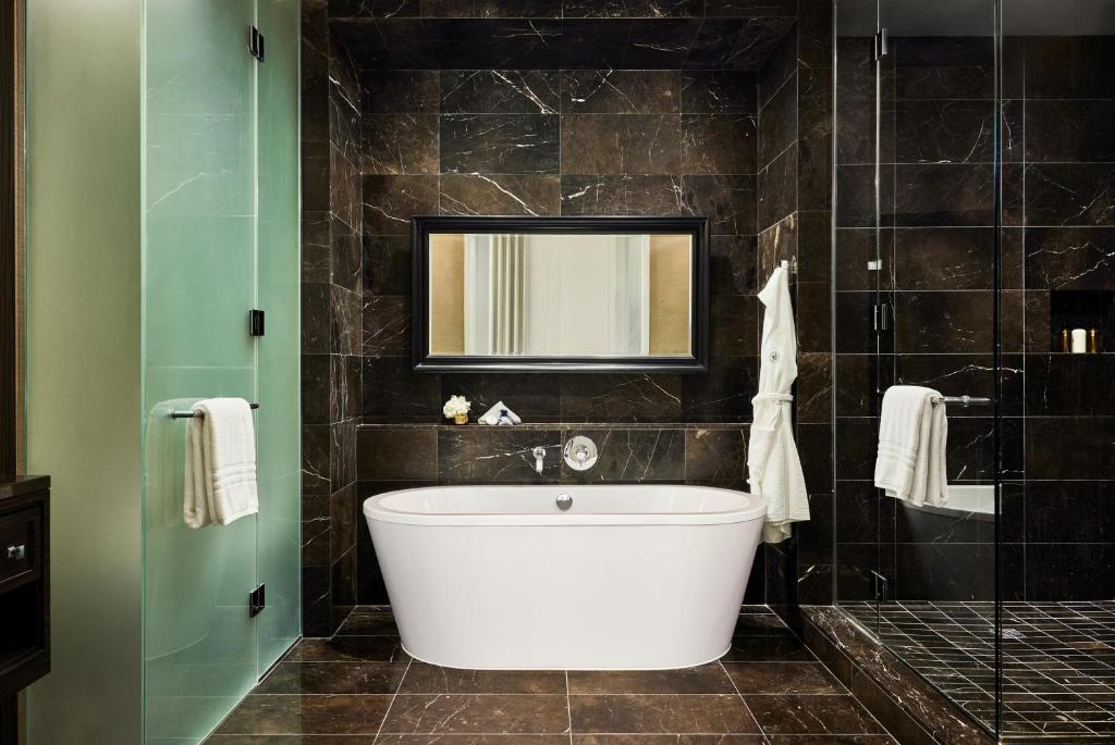 Rosewood Hotel Georgia photo
