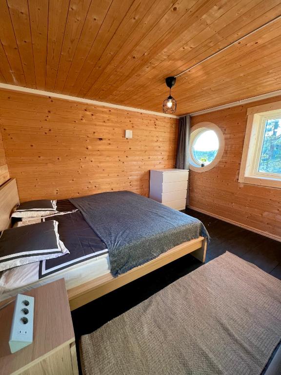Postel nebo postele na pokoji v ubytování Luxury off grid house