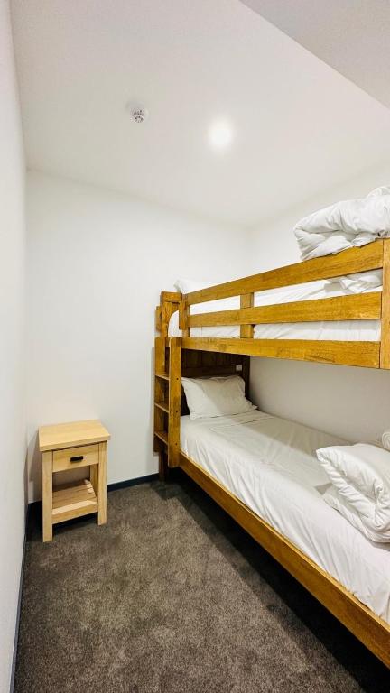 Кровать или кровати в номере White Crystal Apartments