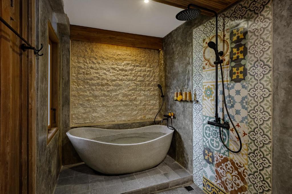 Uddhara Ubud Villa - 6