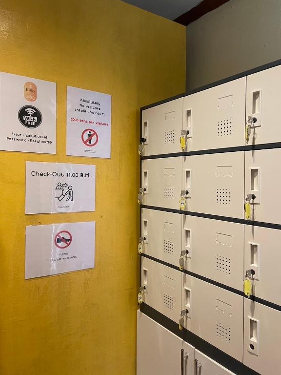 Certificato, attestato, insegna o altro documento esposto da Easy Hostel