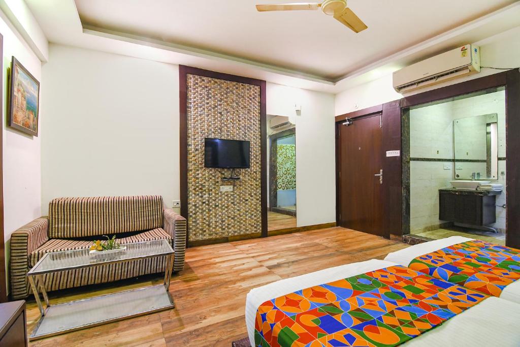 TV a/nebo společenská místnost v ubytování FabHotel Prime Goodwill
