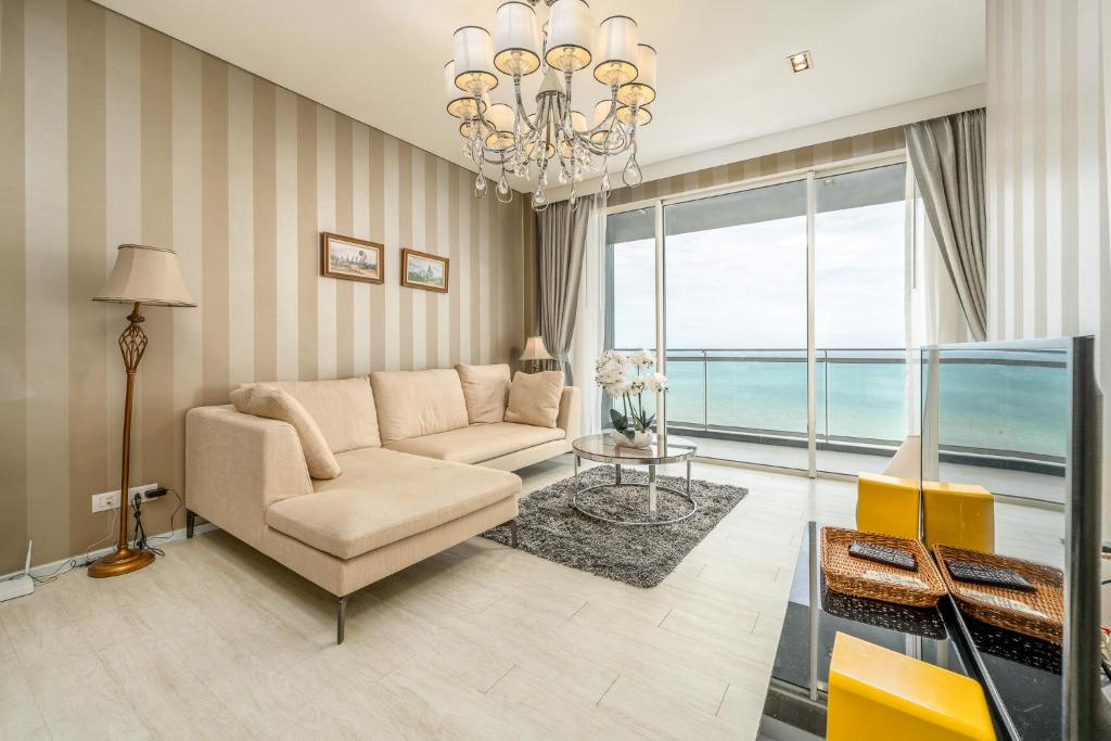 Veranda Pattaya by Lux - Three-Bedroom Apartment