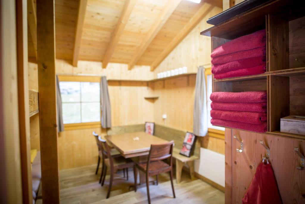 Fotografie z fotogalerie ubytování Hüttenhotel Husky Lodge v destinaci Muotathal