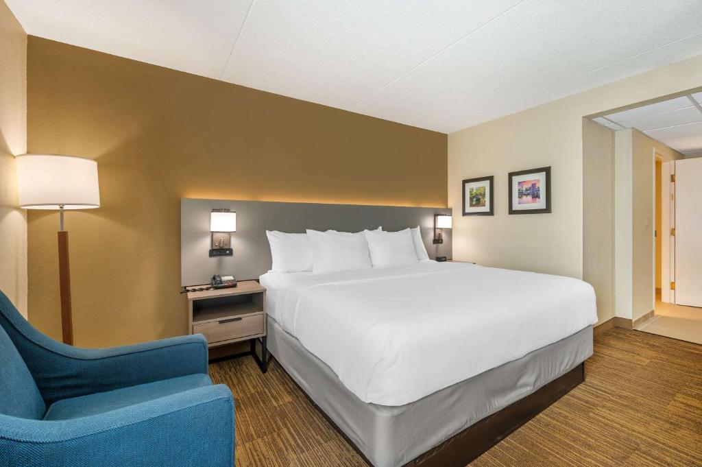 Comfort Inn & Suites East Hartford - Hartford - King Room - Accesible/no Fumar