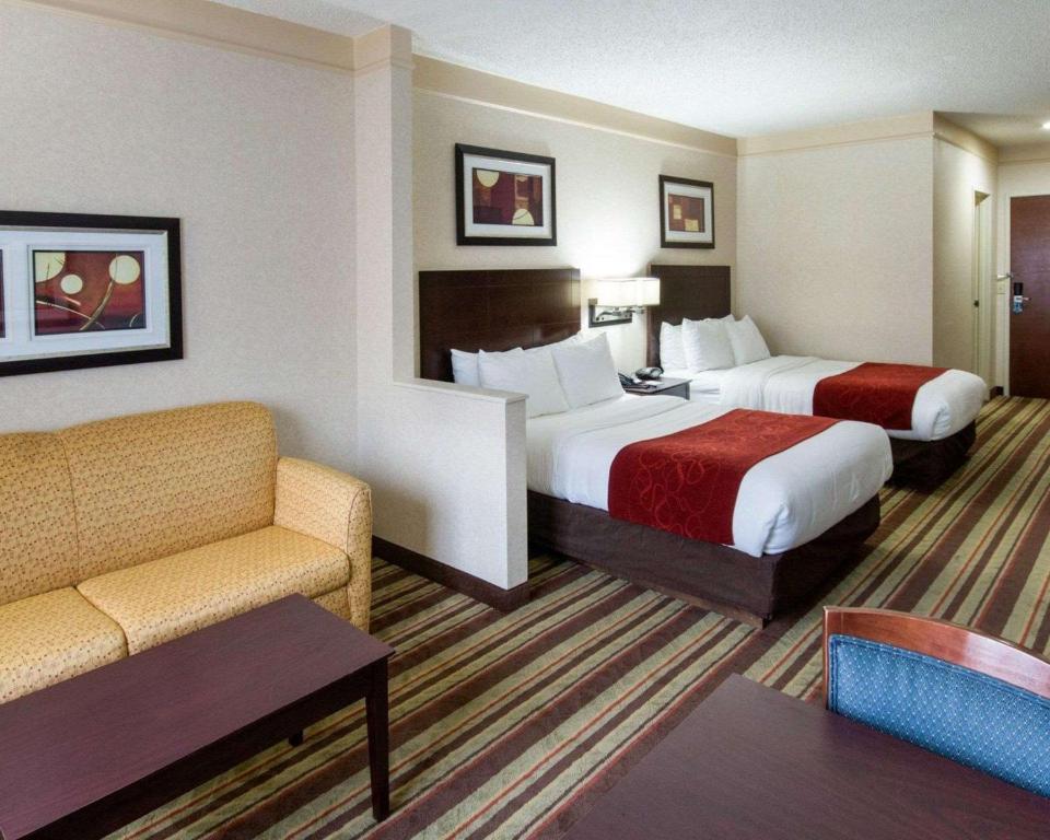 Comfort Suites Parkersburg South photo