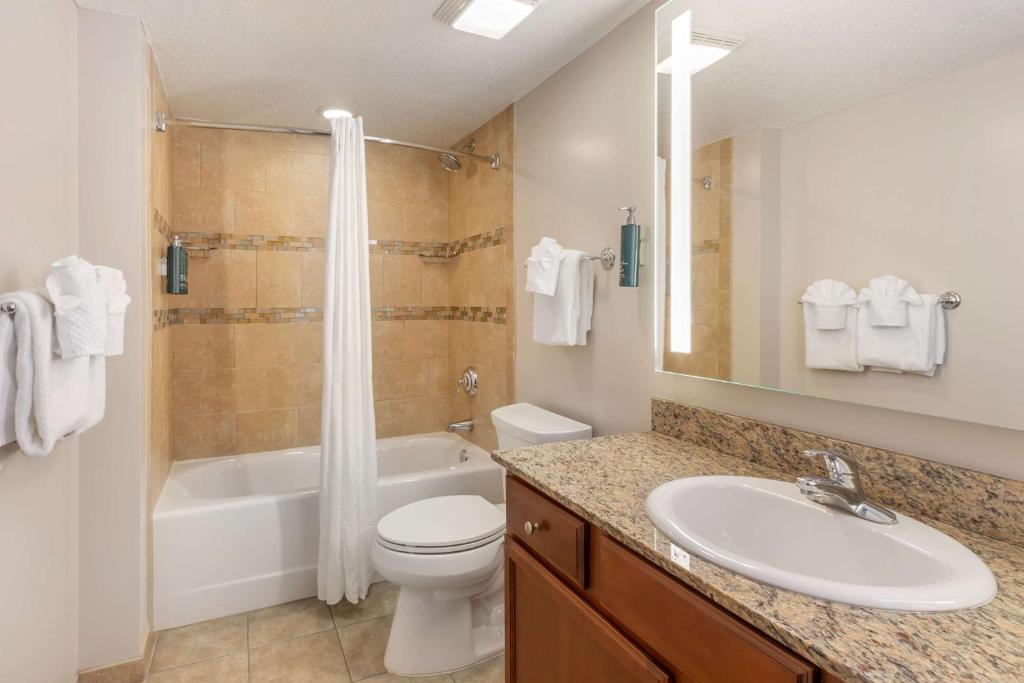 Ein Badezimmer in der Unterkunft Hilton Grand Vacations Club Anderson Ocean Myrtle Beach