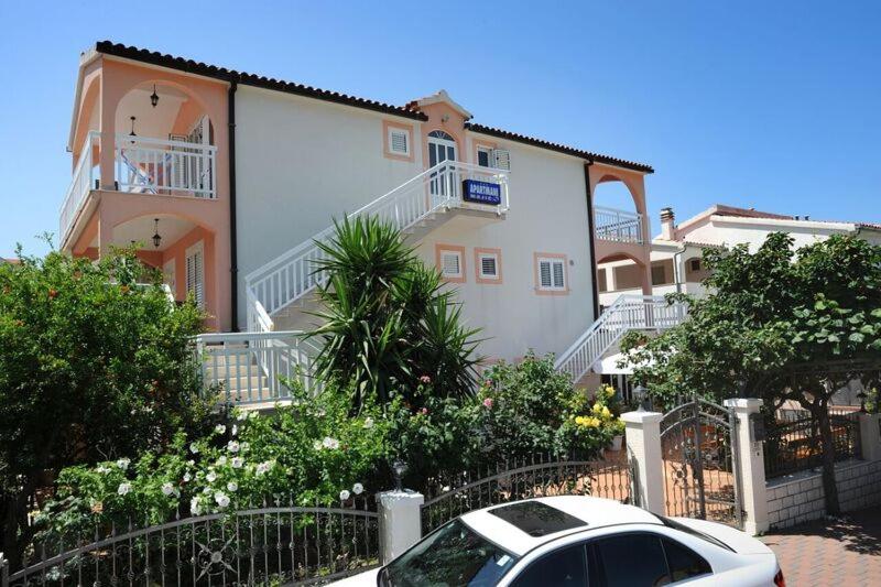 Apartments Majić 2