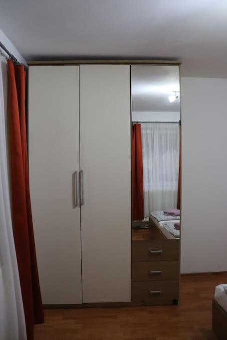 Postel nebo postele na pokoji v ubytování Cabană în inima munților - Gálkuti Kulcsosház