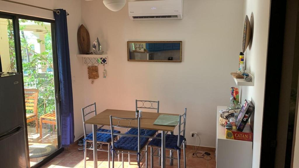 Fotografija u galeriji objekta Turtle's Nest Condo u gradu Liberija