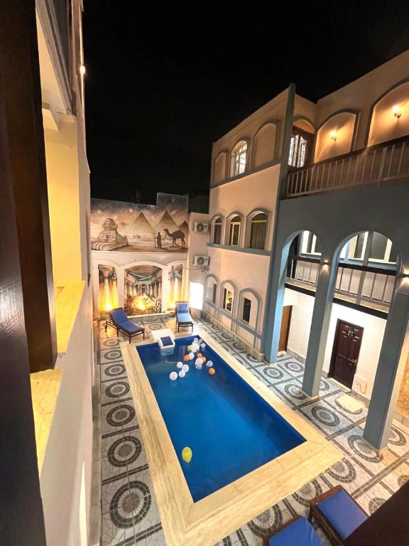 Bazén v ubytování Nun Pyramids Hotel nebo v jeho okolí