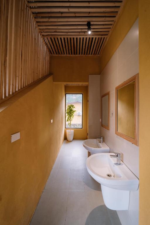 Phòng tắm tại Đồng Văn Golden Hotel