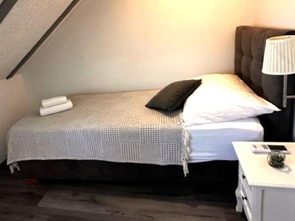 XIV Century Rooms - 9