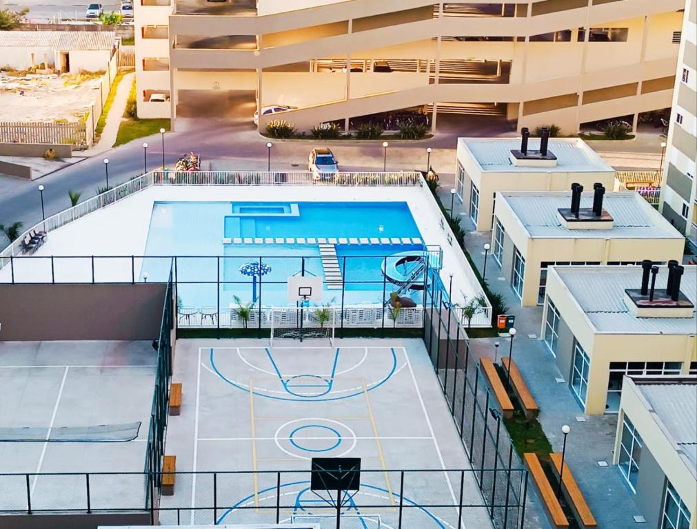 an overhead view of a basketball court in a building at Apto 5 Estrelas no Centro de Pelotas in Pelotas