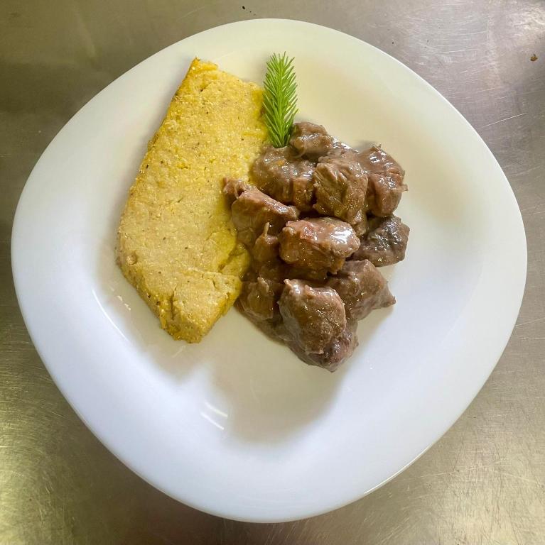 Jídlo v hotelu nebo okolí