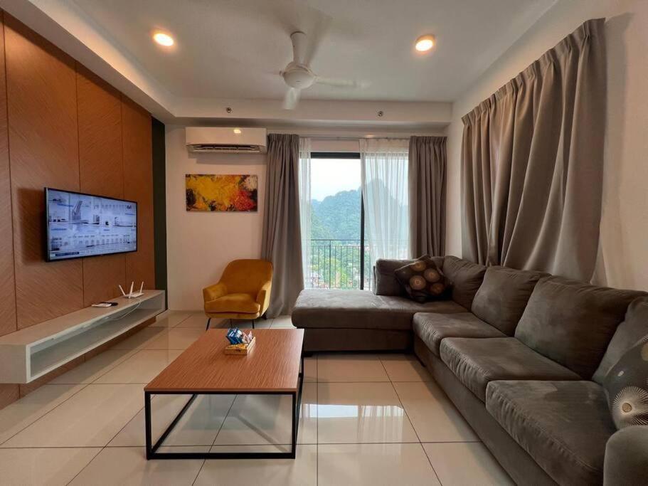 TV a/nebo společenská místnost v ubytování Onsen Hot Spring Family Suite 6-8 Pax